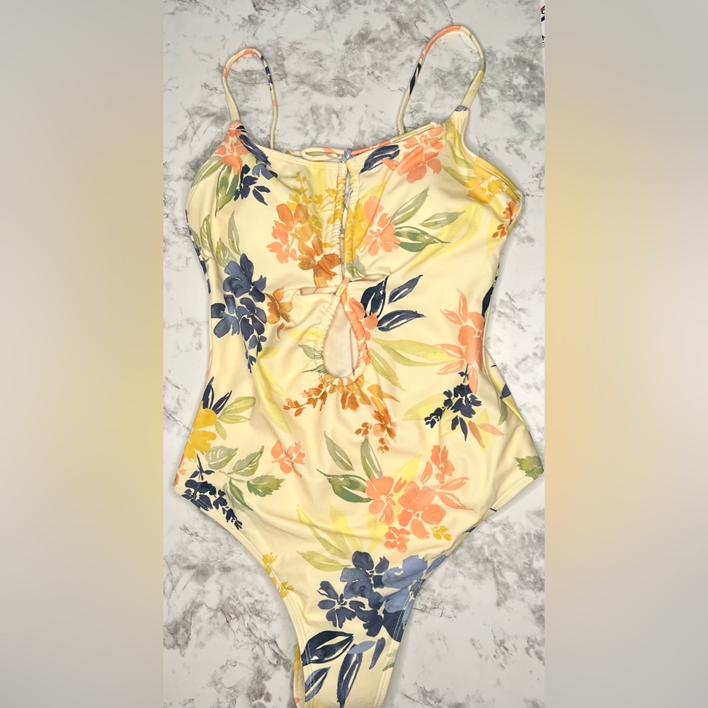 Cupshe Yellow Floral Lace-Up One-Piece Swimsuit - Picture 3 of 4